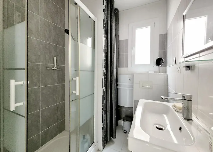 Maison T3 Climatisee A - 6 Pers, Terrasse, Parking, Proche - Fr-1-794-134 *