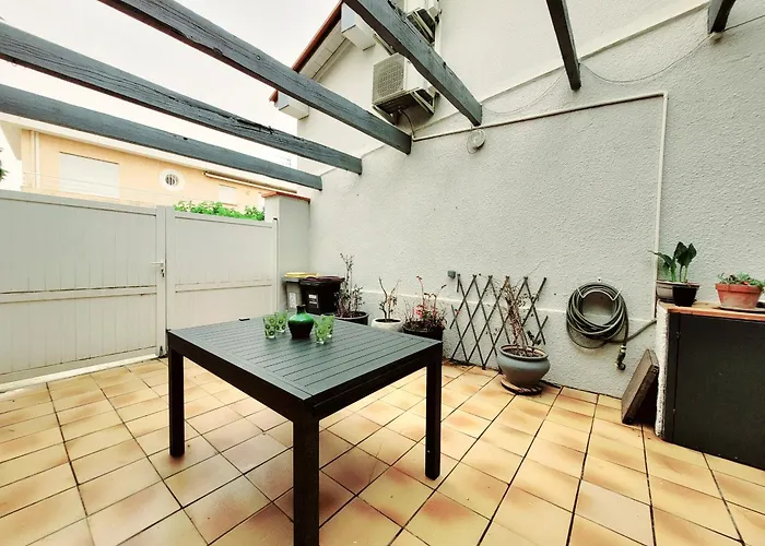 Maison T3 Climatisee A - 6 Pers, Terrasse, Parking, Proche - Fr-1-794-134 *